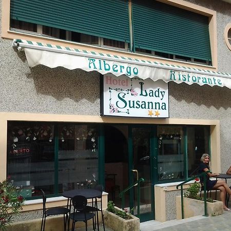 Hotel Lady Susanna ヴァラッツェ エクステリア 写真