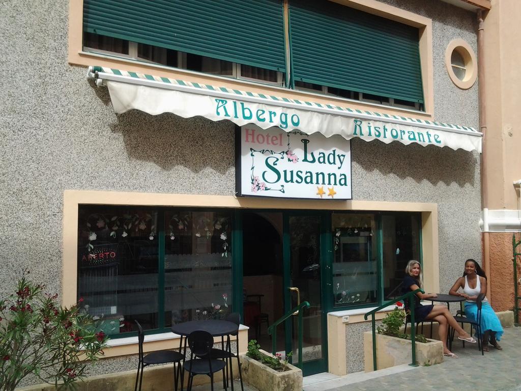 Hotel Lady Susanna ヴァラッツェ エクステリア 写真